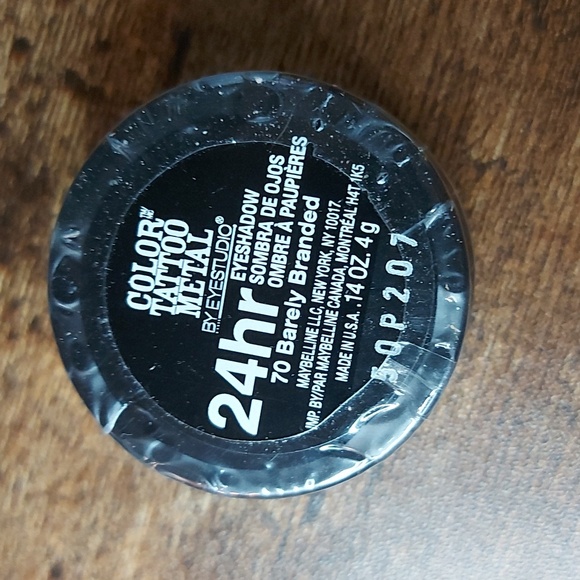 New Sealed Maybelline Color Tattoo Metal 24hr Cream Eyeshadow 70 Barely Branded - Picture 2 of 2